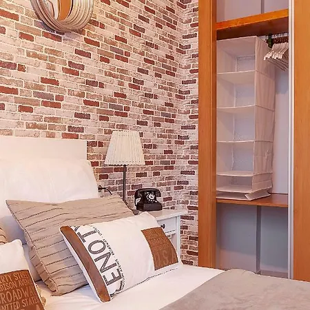Gran Via Center Apartment *